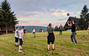 Concise team plays volleyball at integration meeting